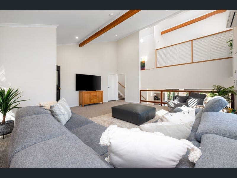 5 Allamanda Place, Mount Gravatt East — photo 1 of 5