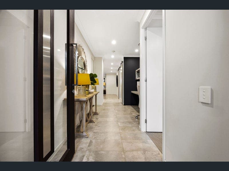 20 Tranquility Way, Palmview — photo 1 of 5