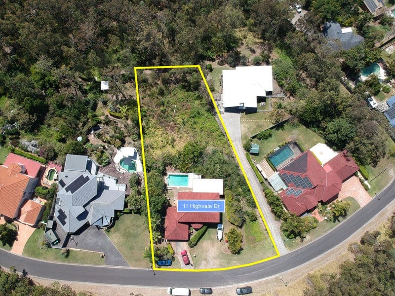 11 Highvale Drive, Helensvale — photo 1 of 5
