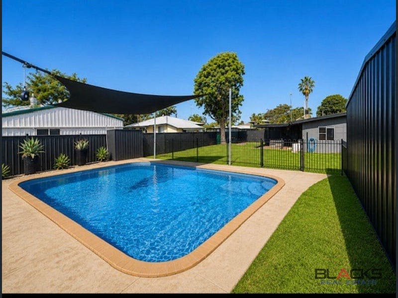 22 Beardmore Crescent, Dysart — photo 1 of 5