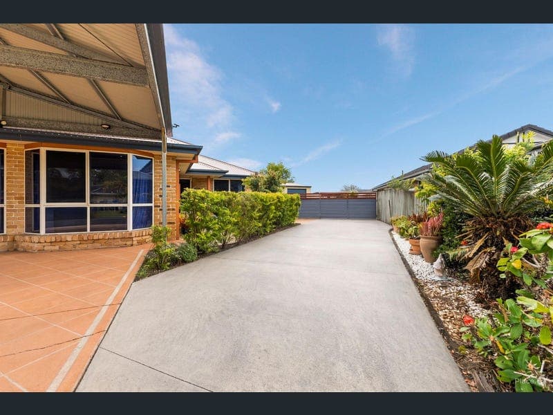 7 Madison Court, Upper Caboolture — photo 1 of 5