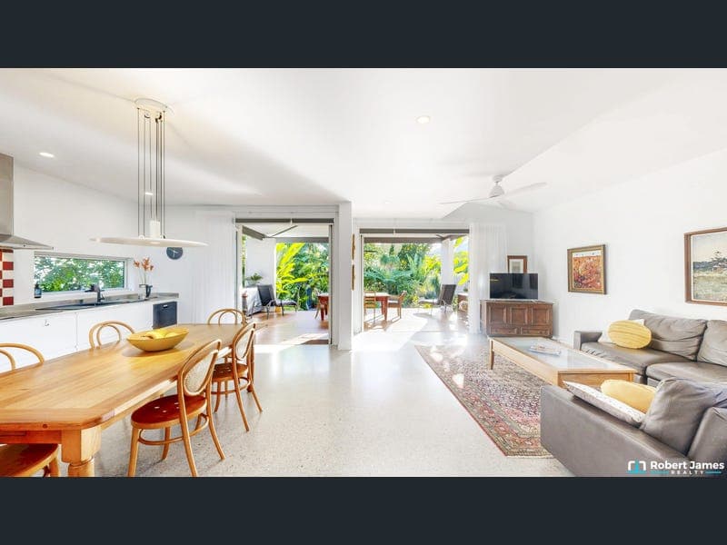 62 Moorindil Street, Tewantin — photo 1 of 5