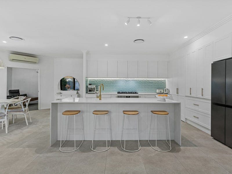 3 Observatory Drive, Reedy Creek — photo 1 of 5