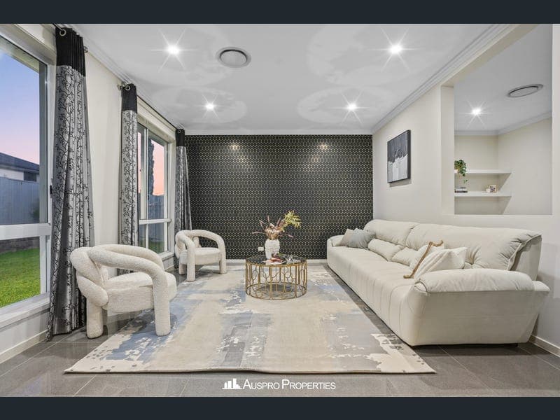 80 Hawthorn Circuit, Stretton — photo 1 of 5
