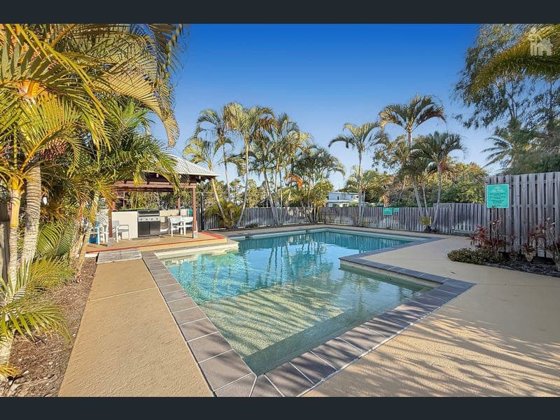 16/654 Esplanade, Urangan — photo 1 of 5