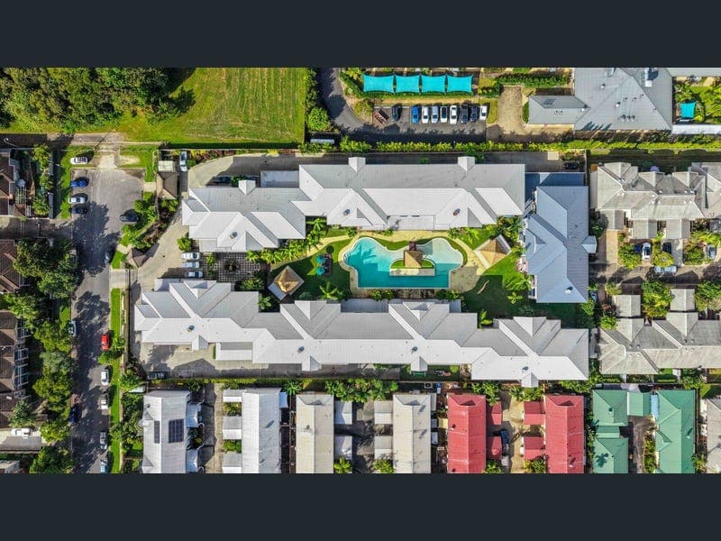 301/29-33 Springfield Crescent, Manoora — photo 1 of 5