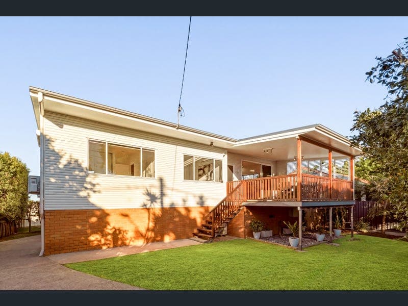 5 Ormeley Street, Stafford Heights — photo 1 of 5