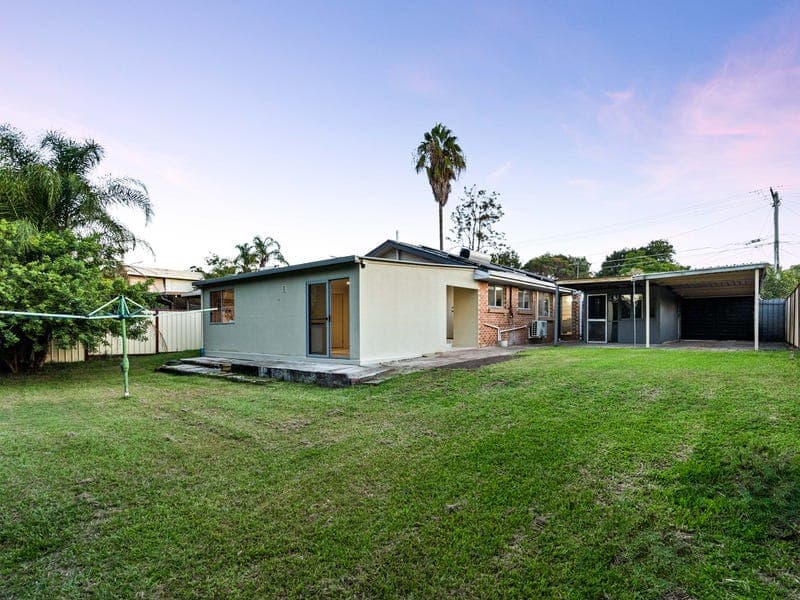 24 Estramina Road, Regents Park — photo 1 of 5