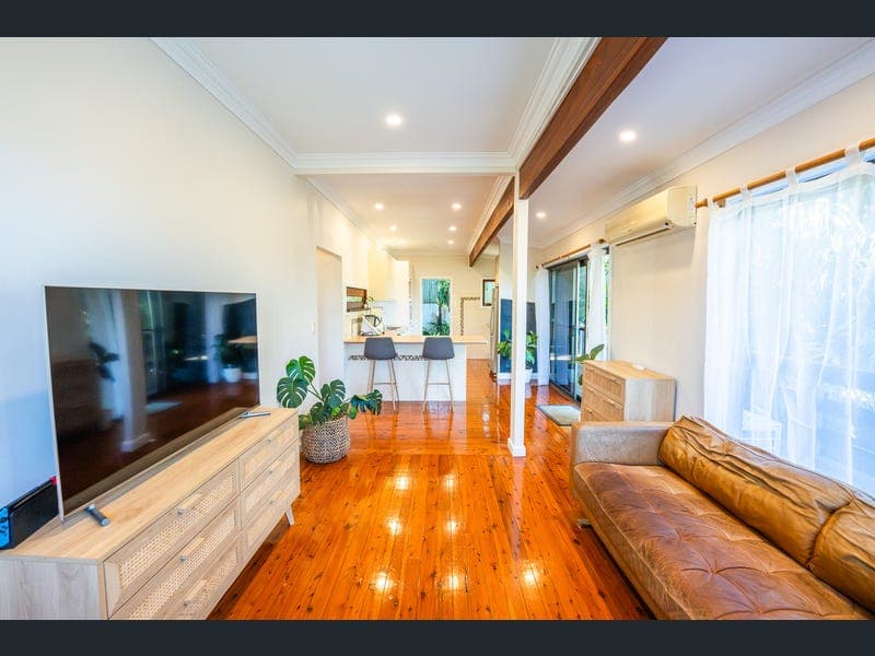 54 Garrick Street, Coolangatta — photo 1 of 5