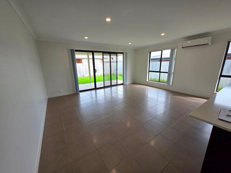 57 Flora Terrace, Pimpama — photo 1 of 5