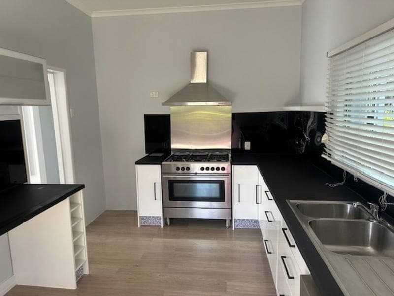 9 Navua Avenue, Aspley — photo 1 of 5