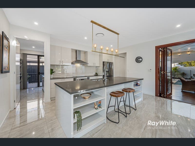 64 Spinnaker Boulevard, Newport — photo 1 of 5
