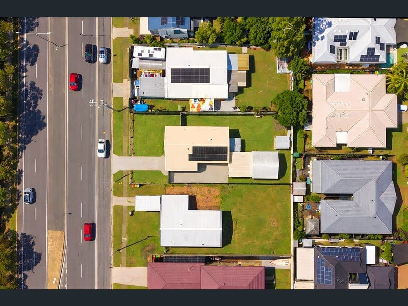 208 Oxley Drive, Coombabah — photo 1 of 3