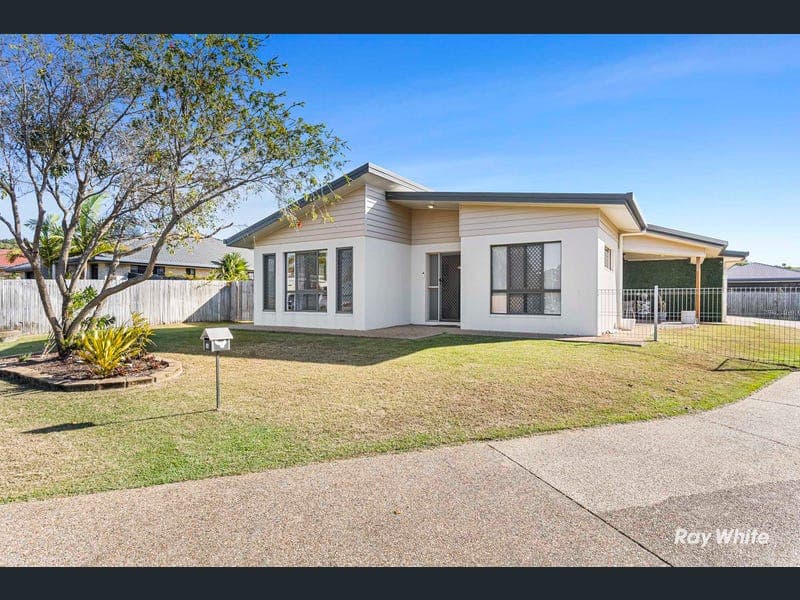28 Red Emperor Way, Lammermoor — photo 1 of 5