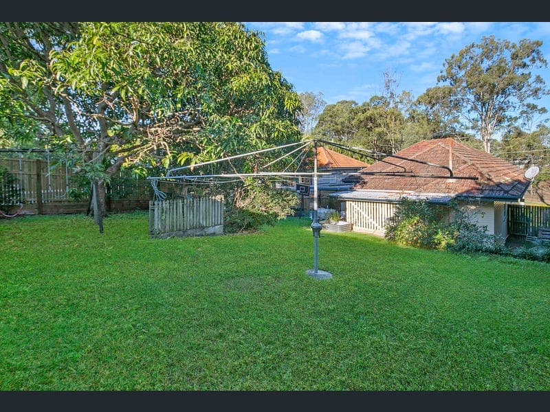 126 Holland Road, Holland Park — photo 1 of 5
