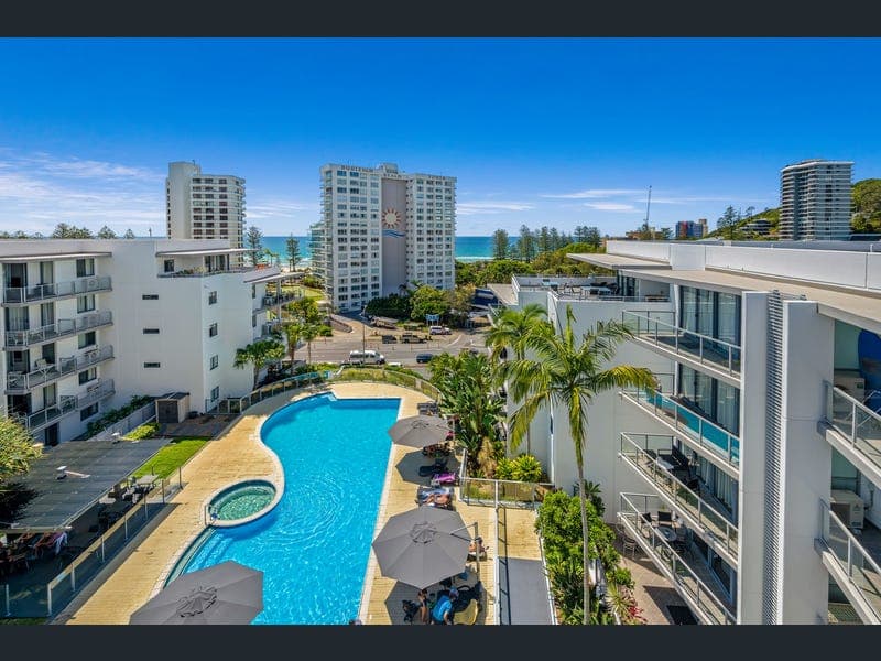 1064/1 Ocean Street, Burleigh Heads — photo 1 of 5