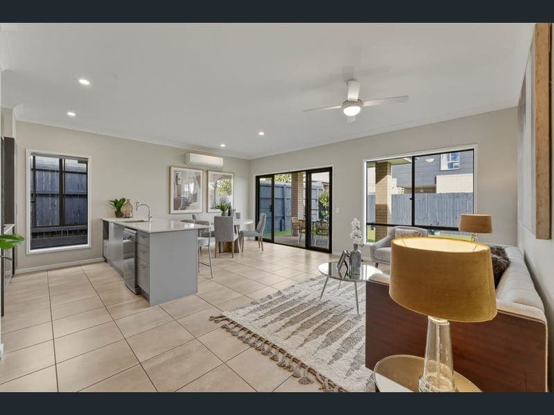 53 Royal Crescent, Rochedale — photo 1 of 5