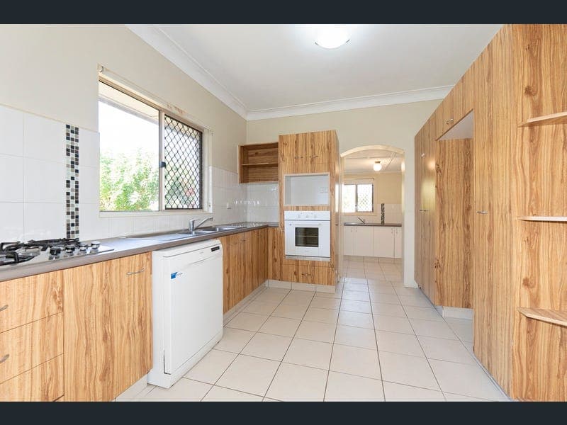 200 Walker Street, Svensson Heights — photo 1 of 5