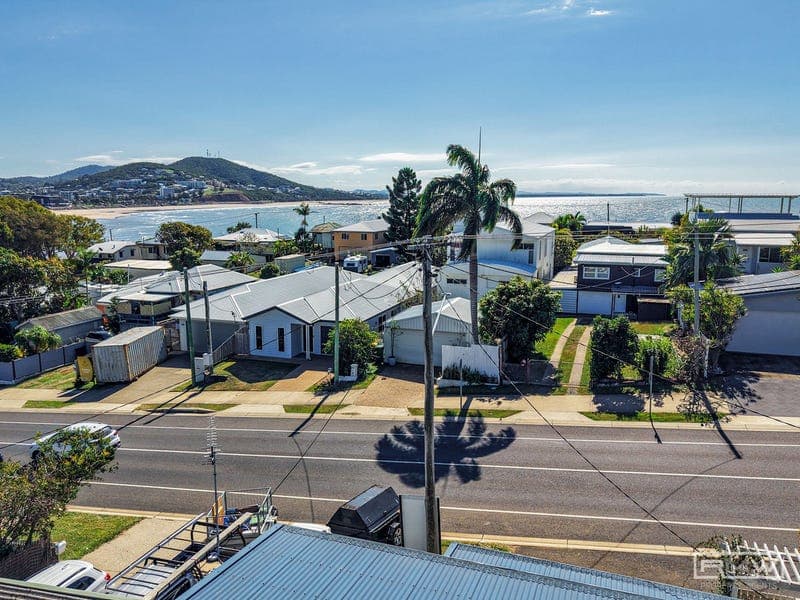 26 Matthew Flinders Drive, Cooee Bay — photo 1 of 5