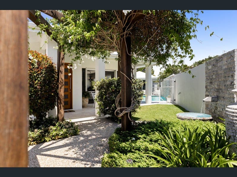 12 Kallatina Court, Mount Coolum — photo 1 of 5