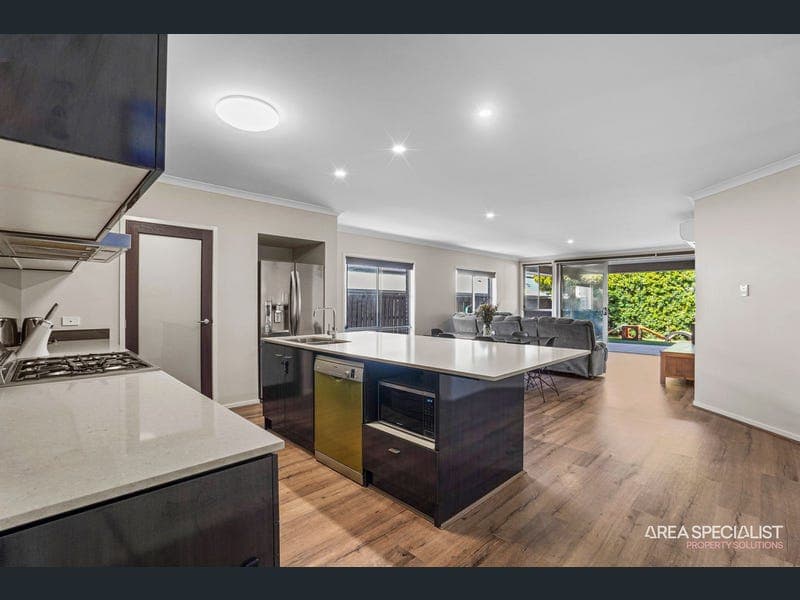 10 Elvire Street, Ormeau Hills — photo 1 of 5