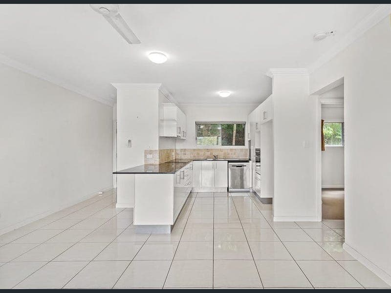 4/3 Deloraine Close, Cannonvale — photo 1 of 5