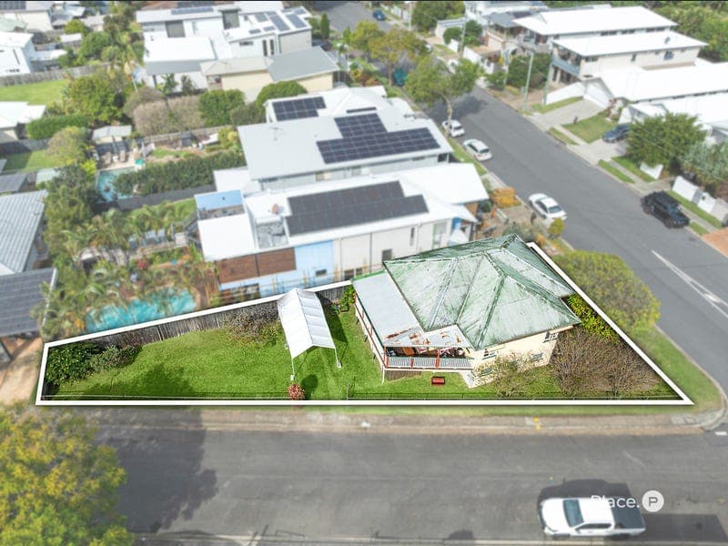 2 Boswell Terrace, Wynnum — photo 1 of 5