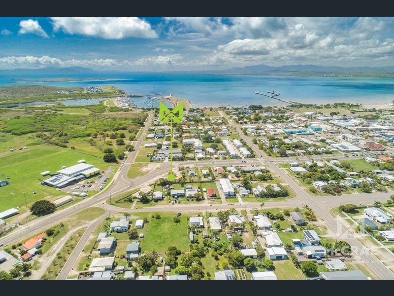 2/2A Powell Street, Bowen — photo 1 of 5
