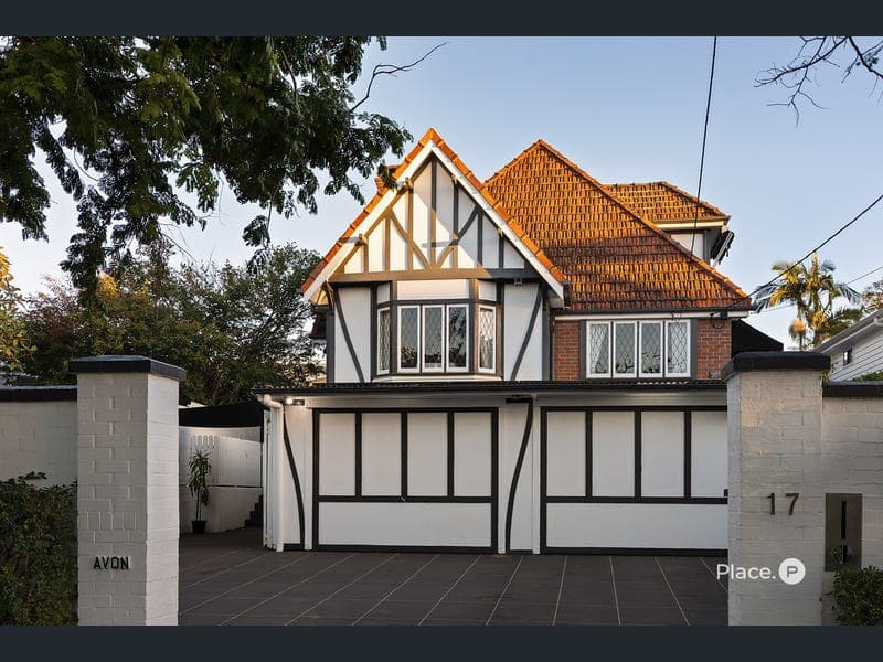 17 Norman Parade, Clayfield — photo 1 of 5