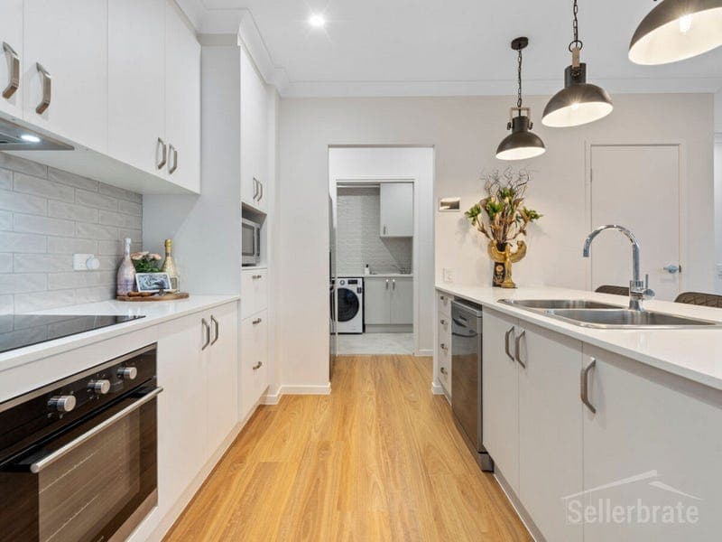14 River Cherry Court, Bahrs Scrub — photo 1 of 5