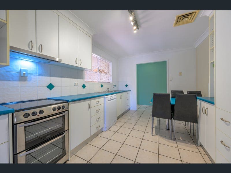9 Hickory Avenue, Kin Kora — photo 1 of 5