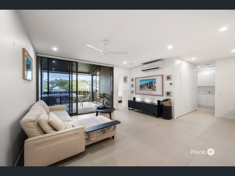 15/400 Hawthorne Road, Bulimba — photo 1 of 5
