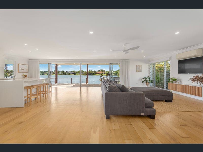 9 Cyclades Crescent, Currumbin Waters — photo 1 of 5