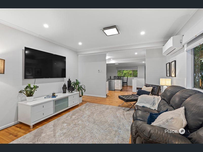 11 Alrex Street, Everton Hills — photo 1 of 5