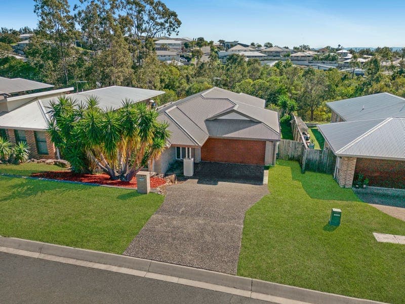 9 Dee Street, Deebing Heights — photo 1 of 5