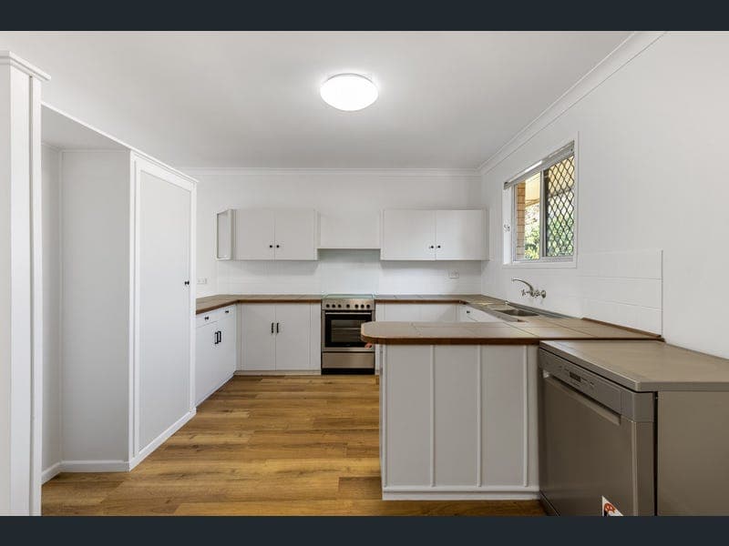 8 Illawarra Street, Harristown — photo 1 of 5
