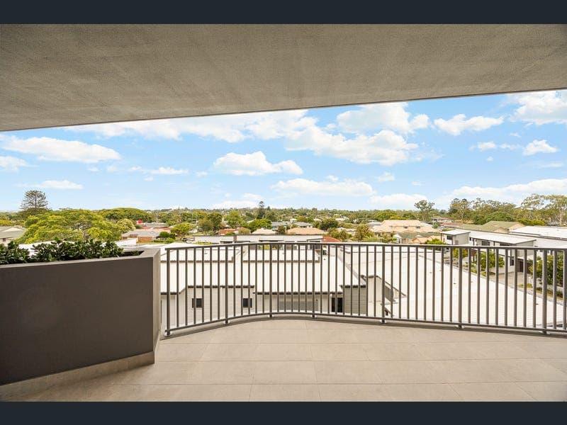 2405/41 Sorrento Street, Wynnum — photo 1 of 5