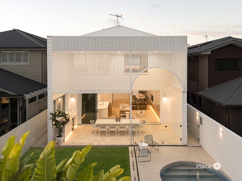 14 McConnell Street, Bulimba — photo 1 of 5