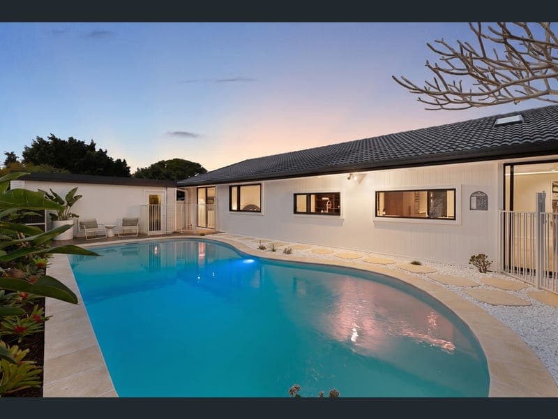 6 Hixson Court, Mermaid Waters — photo 1 of 5