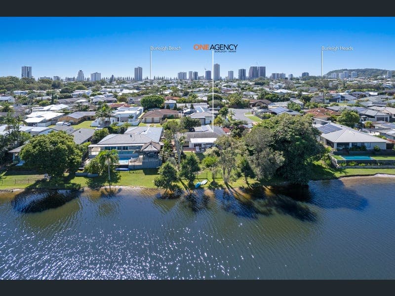 62 Jabiru Avenue, Burleigh Waters — photo 1 of 5