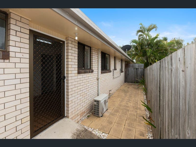 2/50 Holland Street, Bargara — photo 1 of 5