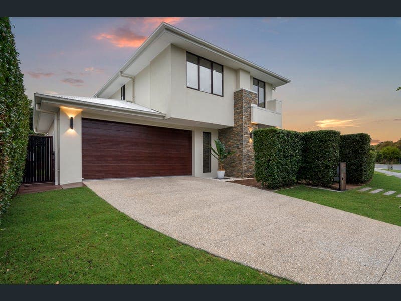 19 Corymbia Way, Banksia Beach — photo 1 of 5