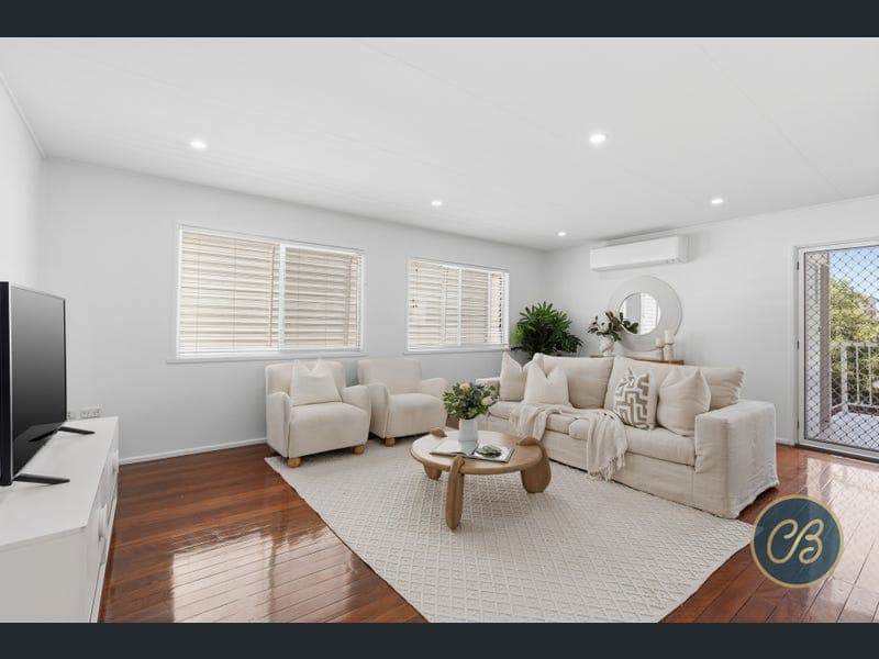 32 Lower Brighton Terrace, Sandgate — photo 1 of 5