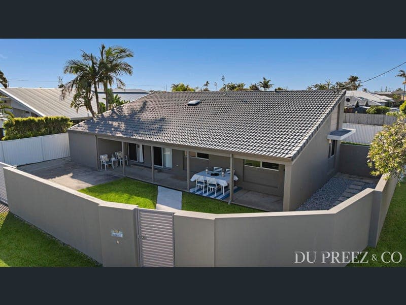 2/49 Saleng Crescent, Warana — photo 1 of 5