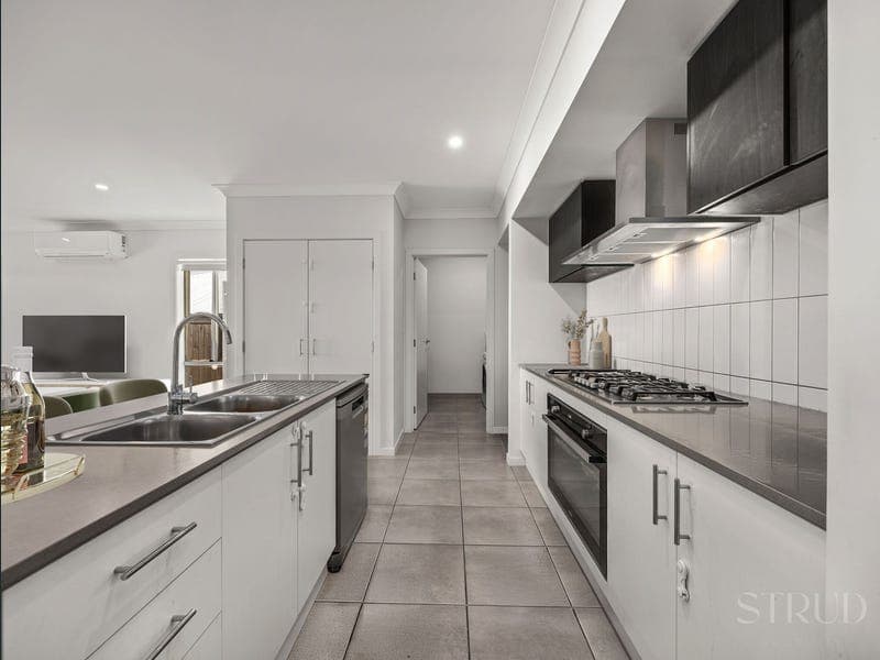 40 Chorus Crescent, Ripley — photo 1 of 5