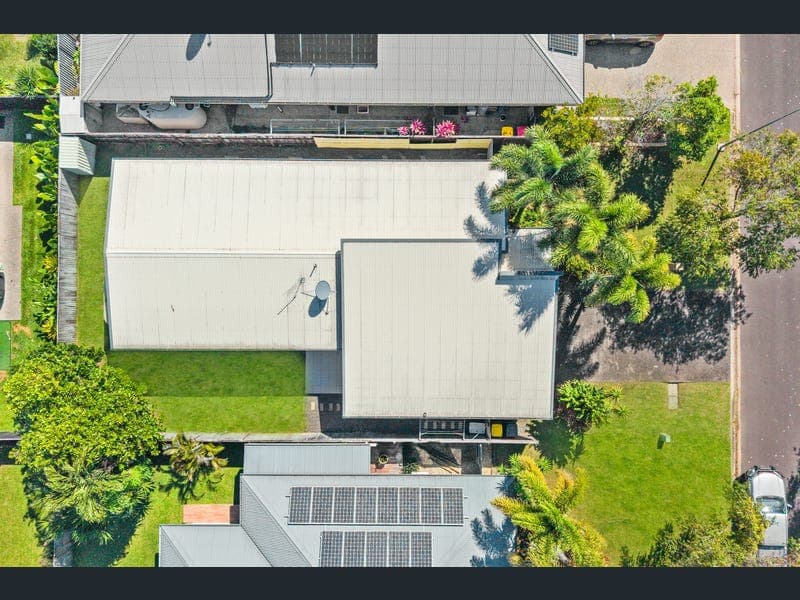16 Hatch Close, Trinity Beach — photo 1 of 5
