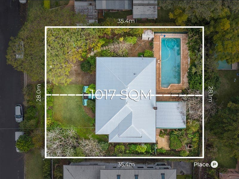 11 Essex Road, Indooroopilly — photo 1 of 5