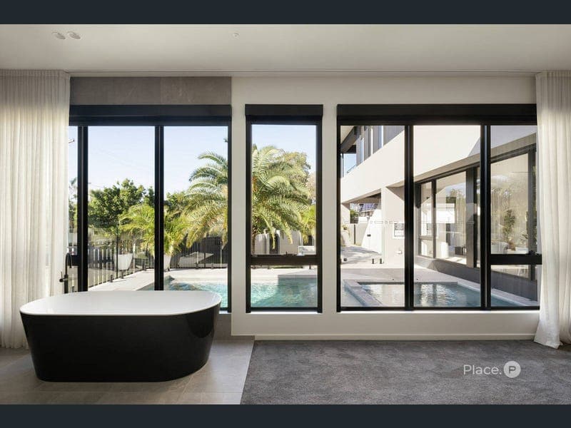 12 Ascham Street, Camp Hill — photo 1 of 5