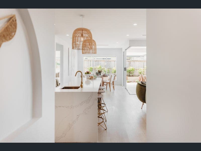 7 Diane Parade, Kallangur — photo 1 of 5