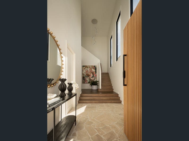 63 Lilley Street, Hendra — photo 1 of 5